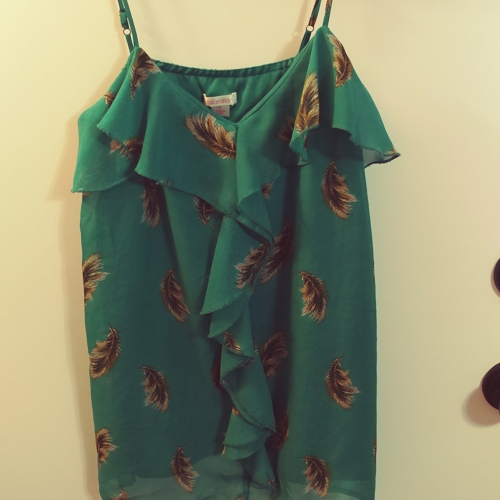 Xhilaration feather flowy top SIZE SMALL